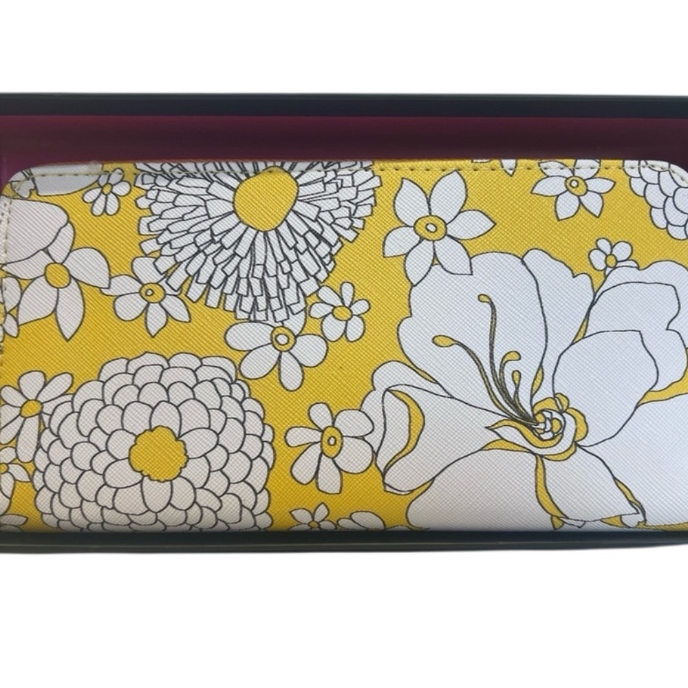 Trina Turk Yellow and White Key Card Holder Floral Design NWT